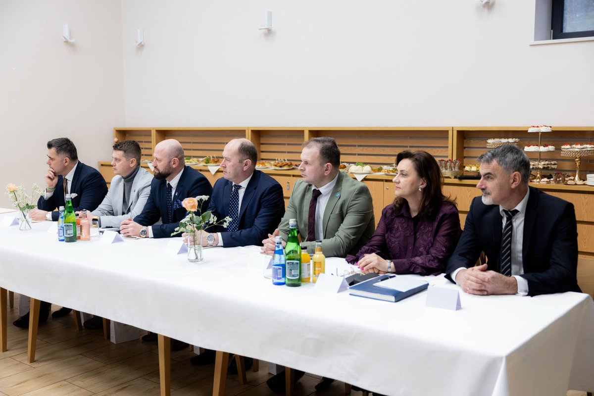 ➡️ Znamy tegoroczny podział środków z funduszu solidarnościowego gminy Bełchatów. W spotkaniu, podczas którego omawiano podział dotacji na poszczególne podmioty, uczestniczyła wojewoda łódzki Dorota Ryl.