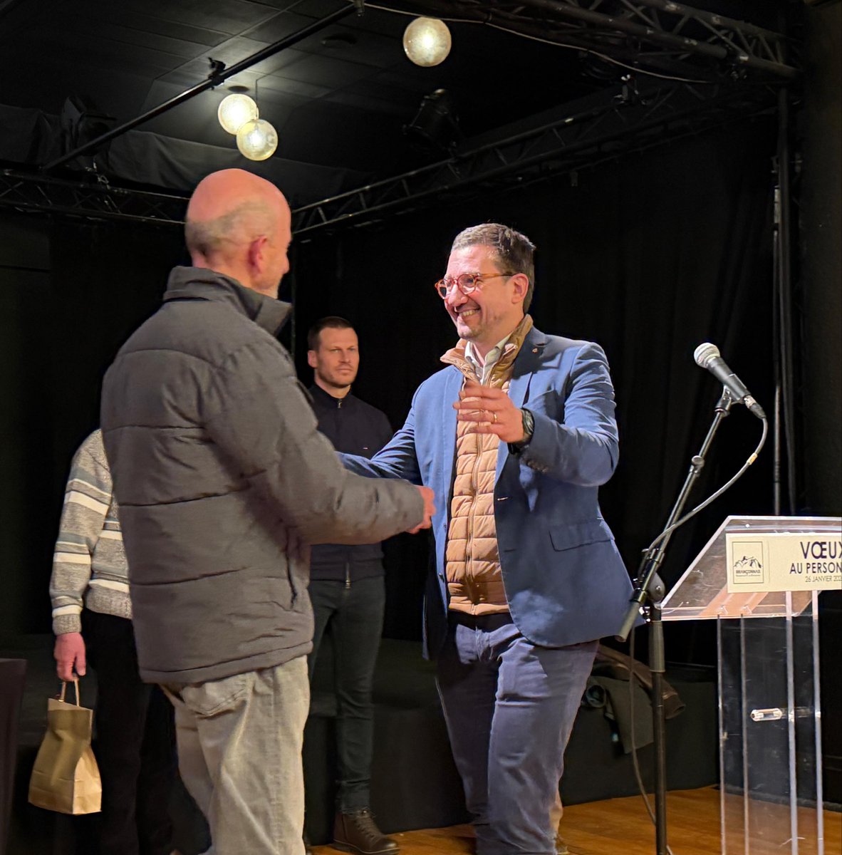 Le Président de la Communauté de Communes du Briançonnais, Arnaud Murgia, présentait hier soir ses vœux au personnel.

L'occasion d'accueillir les agents nouvellement arrivés, de féliciter les agents pour leur travail et leur engagement et de remettre une médaille à certains.