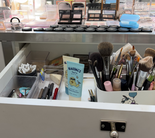 청담의 유명샵에서
해달씨 쿨링크림이랑 선크림을
목격했다는 제보가 들어왔어요 👀

피부 온도를 낮춰 피지 분비 완화에 도움을 주는 쿨링크림,
백탁·냄새 없이 피부를 지키는 선크림까지.

해달씨 계정 팔로우+게시물 RT 해주신 분 중
3분께 쿨링크림 + 선크림을 드려요.

당첨자 발표
2월 3일(DM)