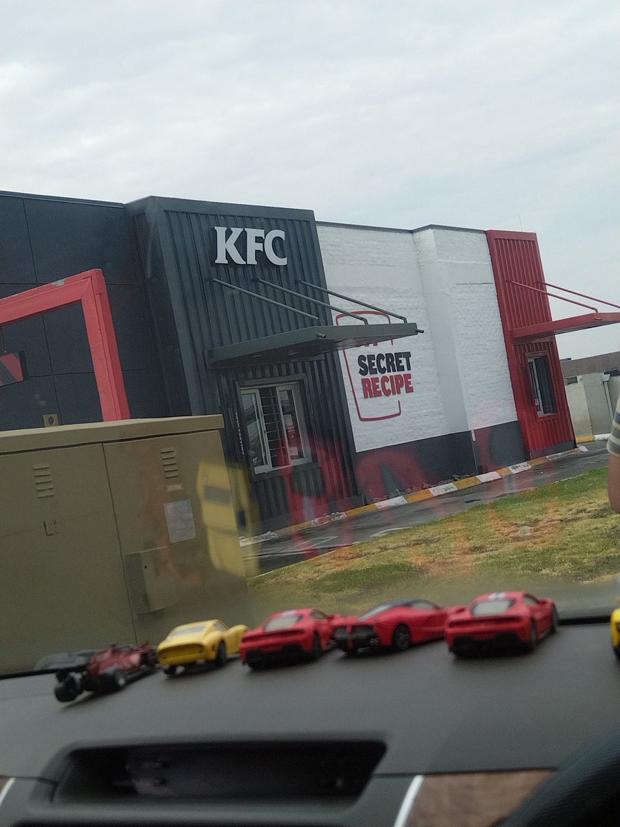 This happened today around 09:30 at Botshabelo mall. The manager told a kitchen staff to take a screwdriver &amp; go remove debris around drive thru.