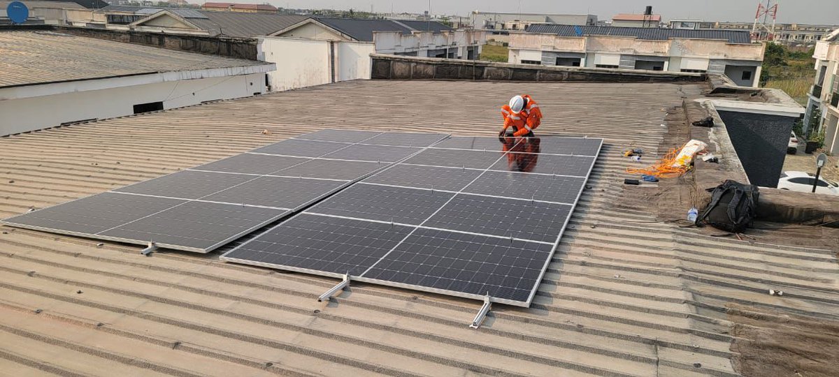 Techlandsola's tweet photo. Installed 🫡 
Delivered 👌🏽
- MUST 6KW Pro IP65 Inverter
- ⁠MUST 10kwh (5.12kwh x2) Battery
- ⁠Era Solar 6KW (600W x10) PV Modules
- ⁠Remote Monitoring
Send a DM today

#LithiumBattery #SolarEnergy #CleanEnergy #fypviraltwitter #SolarStoreInBodeThomas https://t.co/kKwgM1NOFK