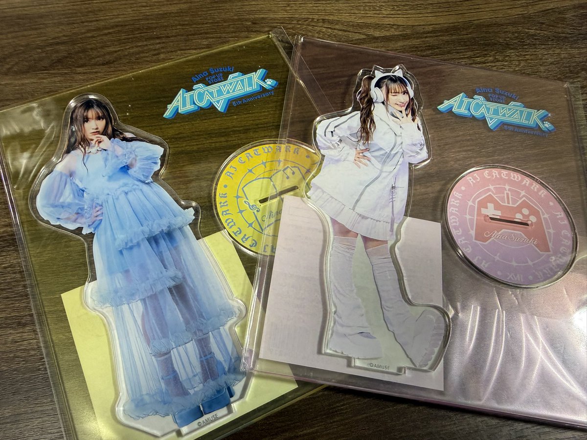 買ってきた推しのチェキ風カードにIDOLICの魔法を 光り輝く愛奈ちゃん