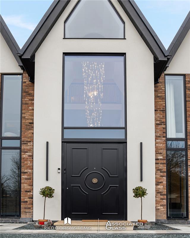 A #strikingentrance with real impact. 

This #RKDoorSystems collaboration delivers bold design, security and lasting performance 🚪✨

Did you know❓

Trade with us &amp; save vs direct 💪 

#Localsupport &amp; #trustedguarantees 🙌