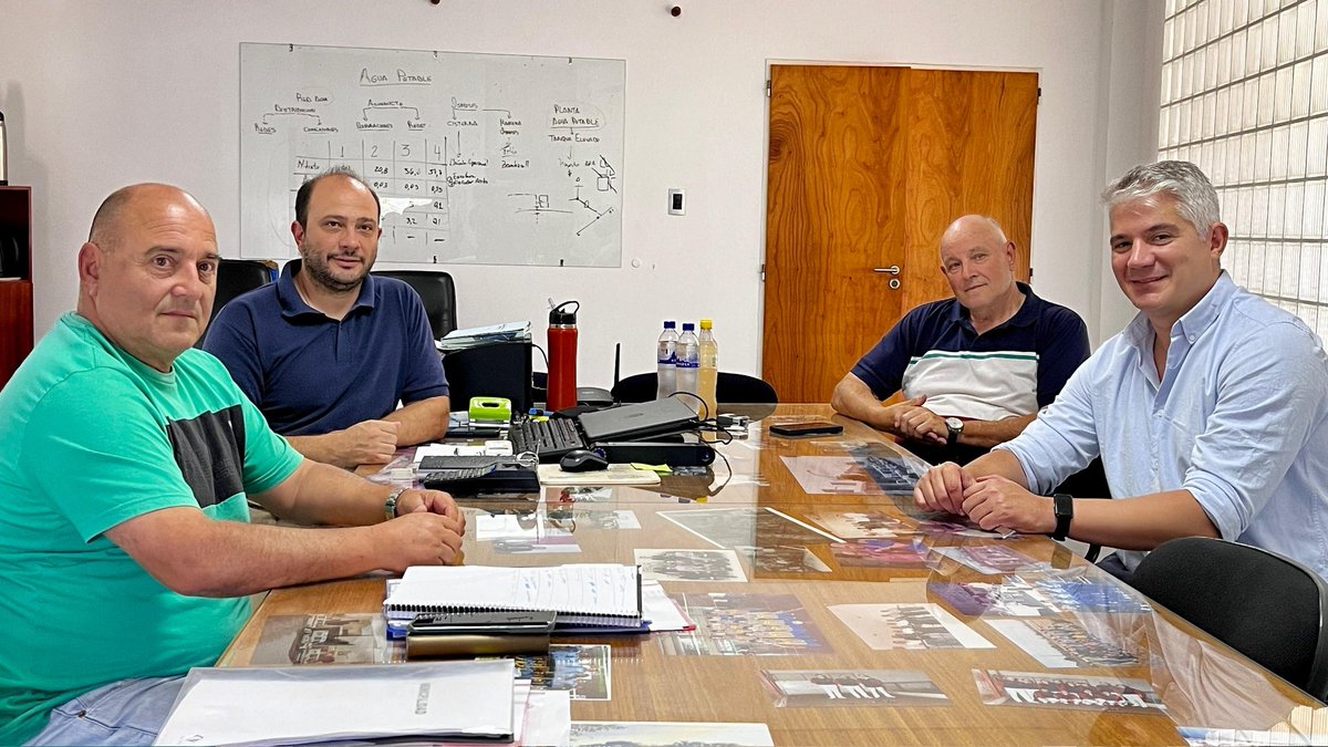 🤝 El presidente de #Empatel, <a href="/azulueta17/">Andrés Zulueta</a> visitó la Cooperativa de Servicios Públicos de Trenel.  

📍 Apoyamos a los proveedores de internet de La Pampa, que con su cercanía brindan un servicio de calidad y generan inversión en el circuito económico local.  

<a href="/ZiliottoSergio/">Sergio Ziliotto</a>