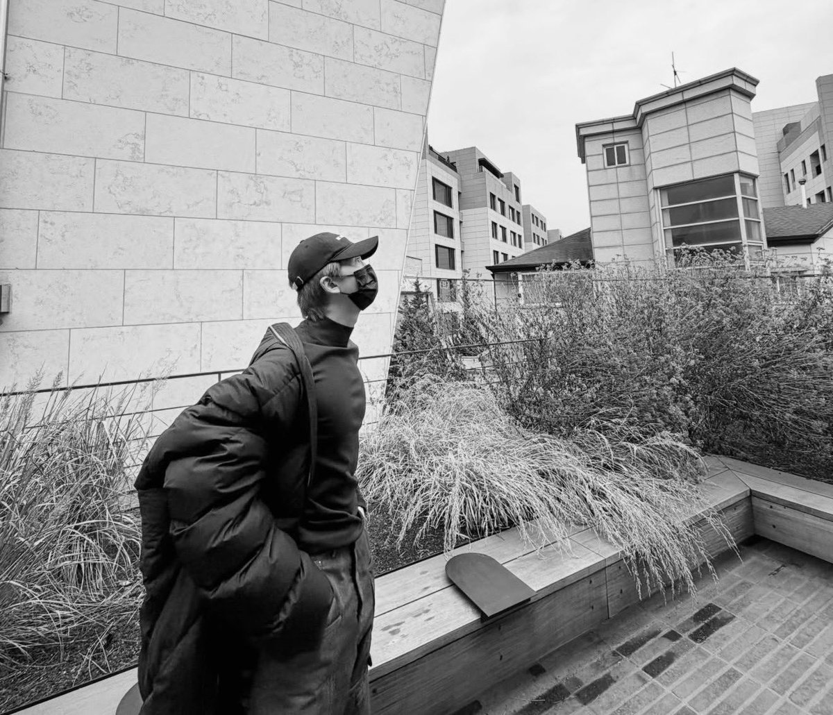 kaepsae's tweet image. looking disrespectfully