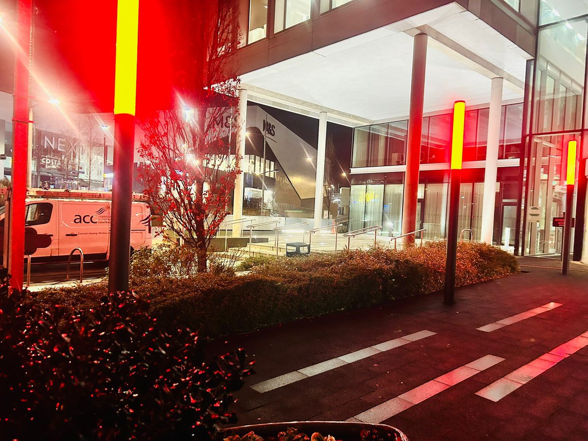 ACCBolton's tweet photo. Bright and early 🌅 
The team were up before the coffee was brewed, making sure these windows at Rochdale Council offices were spotless before the business day began.  Clean views make a big difference! ✨🪟 https://t.co/9zdkwLz5o1