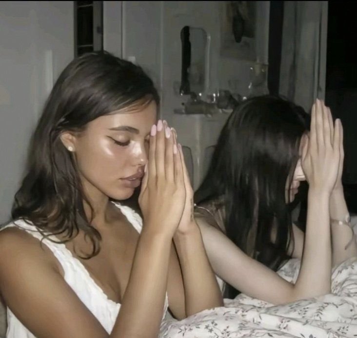 blueshitr_'s tweet image. 