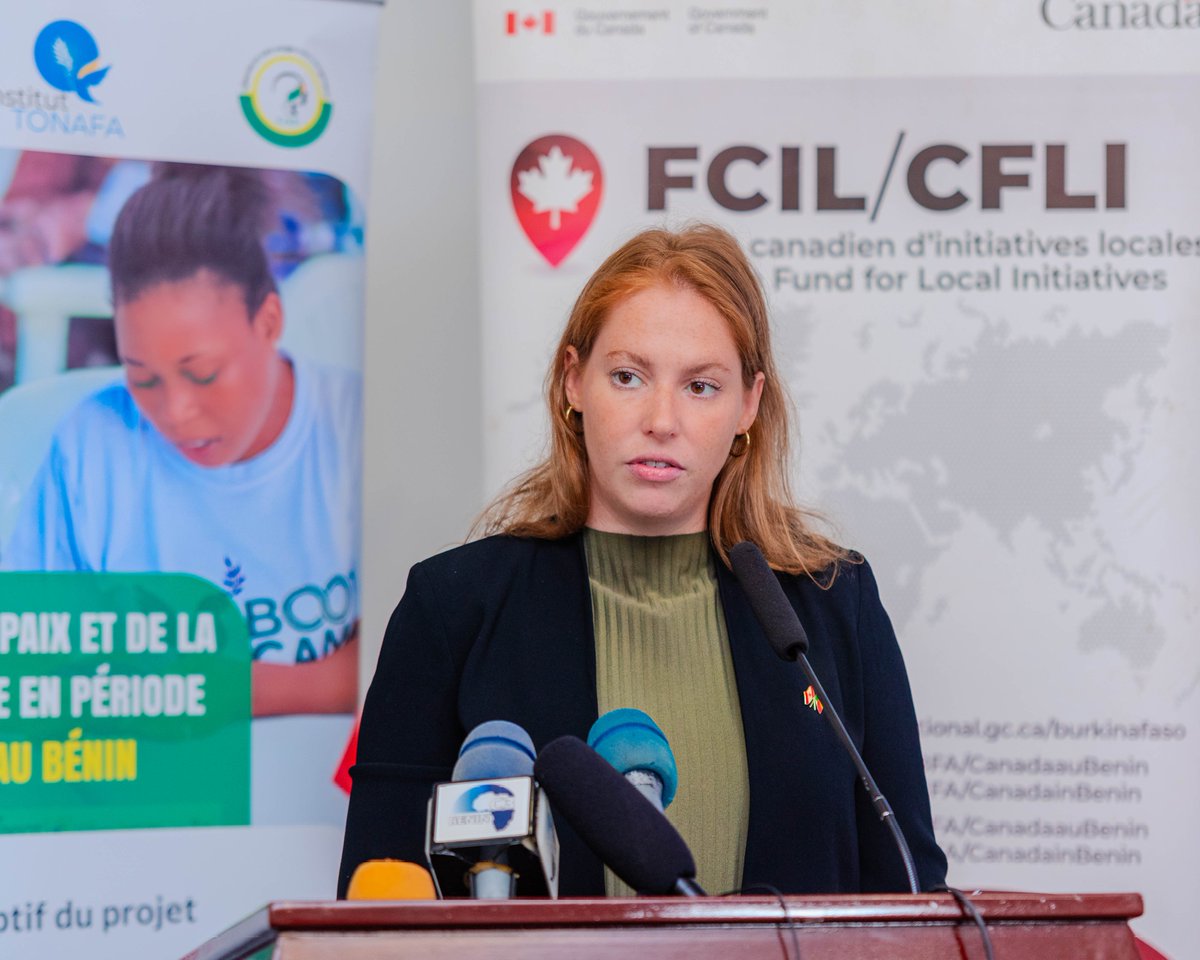 CanEmbBFA's tweet image. When young people commit to strengthening critical thinking and fighting #disinformation for #peace, the Canada Fund #CFLI stands by their side.
@CatherineH57130 from @CanadainBenin was delighted to have attended the launch of the Fact‑checking Unit of @ab_benin and partners.