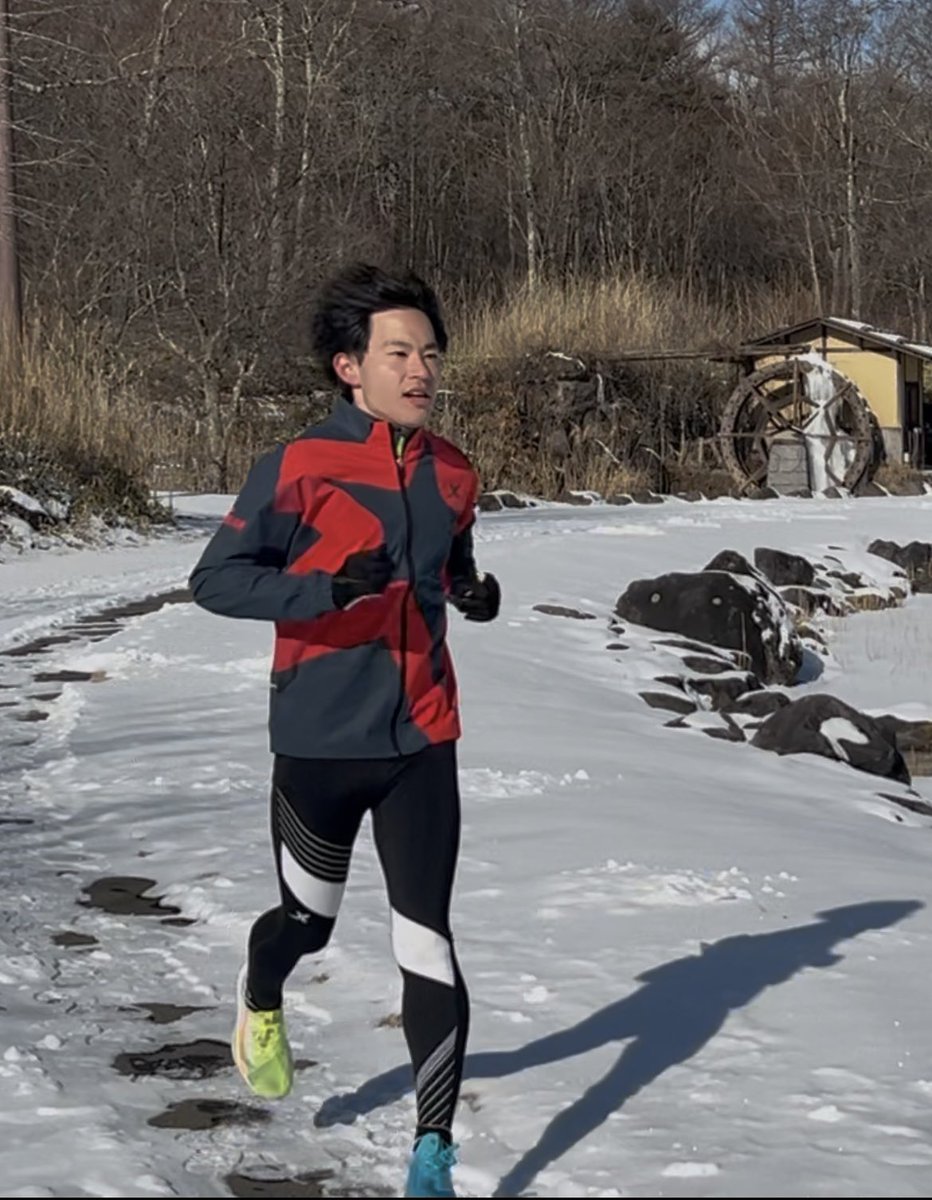 Jackalope1119's tweet image. 今日は八ヶ岳方面へドライブ🚗

途中,野辺山の公園に寄り約15km走った(中強度)スキー以外でこの時期初めて来たが
池が完全に凍り歩けるようになってた

1年前に買った160x 6.0 monxterで今回ようやく走ることができた。ウェーブリベリオンプロ3より過激で腓腹筋&amp;amp;踵付近がじんわり疲れてくる感じ

#Xtep