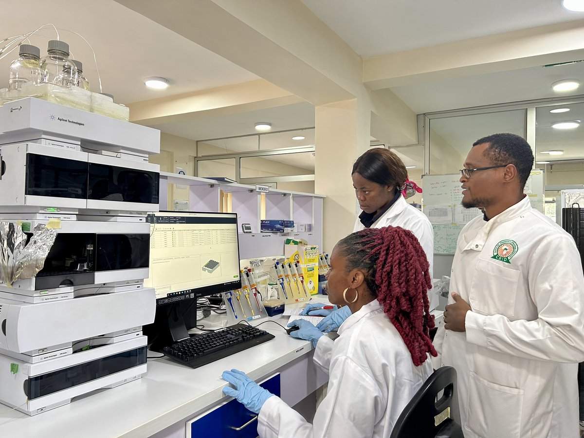 cam_crid's tweet photo. Throughout this month, #CRID conducted an induction program on the operation of the High‑Performance Liquid Chromatography (#HPLC) instrument, led by Williams Sakam, Research Technician and HPLC operator. The training brought together three PhD students and two interns.
@LSTMnews https://t.co/7x0FQguvkd