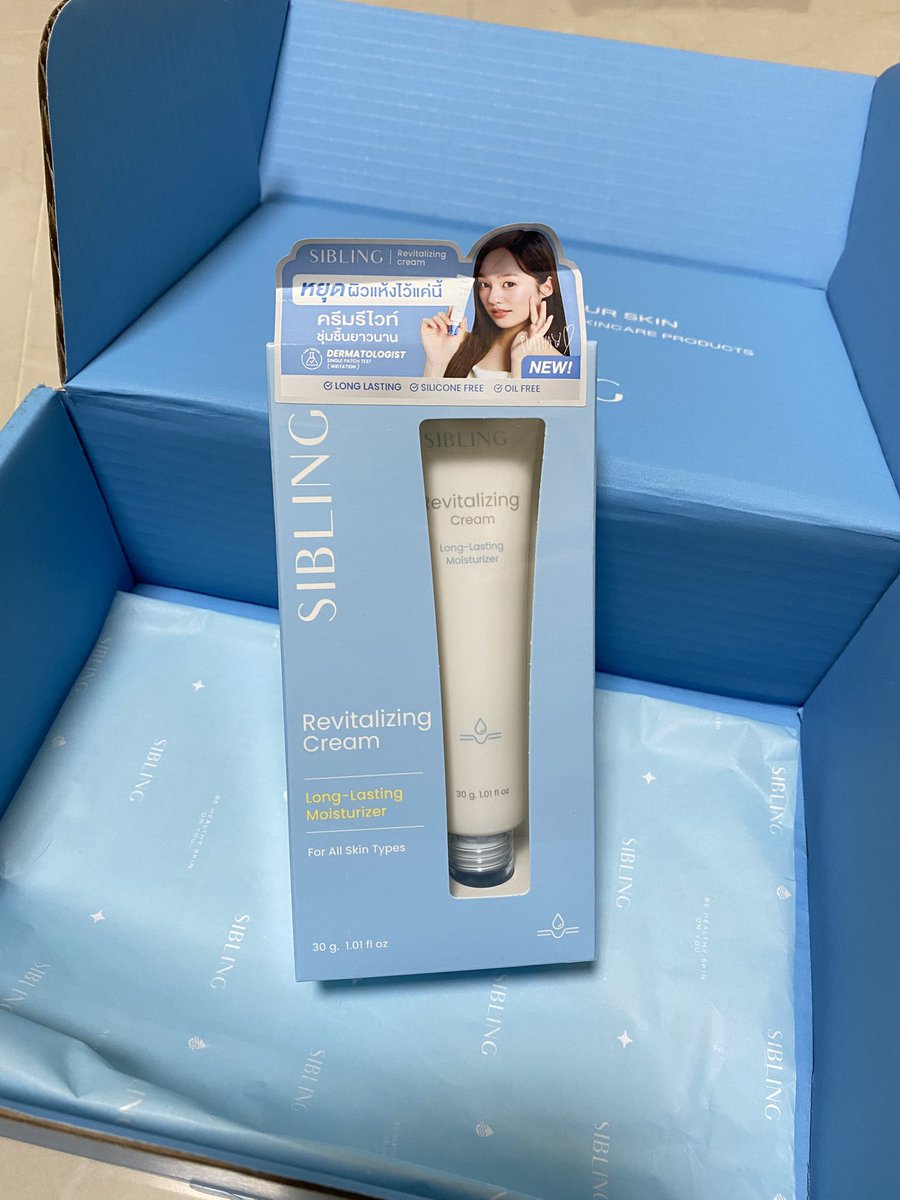 Momemo333's tweet photo. ครีมรีไวท์ มือ 1 ✨
320฿ รส. ‼️🫶🏻🩵🩵

#รีไวท์ #ครีมรีไวท์ #ซิบบลิ้ง #ส่งต่อ #เจลล้างหน้าซิบบลิ้ง #เครื่องสําอาง #ส่งต่อเครื่องสำอาง https://t.co/D1FwcajqVt