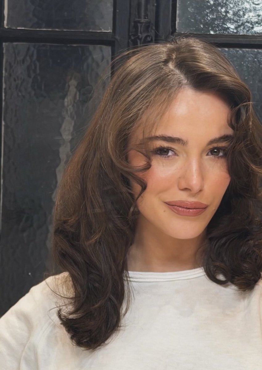 hvoidss's tweet image. gerçekten su gibi bir guzellik sevmelere doyamazsın ki