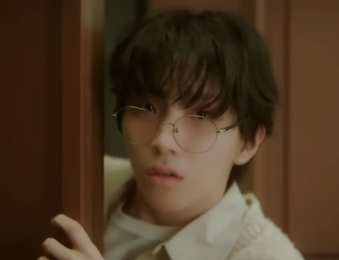 옷도 머리도 재작년 마마 VCR 운학이 느낌이라 좋앙ㅠㅠ