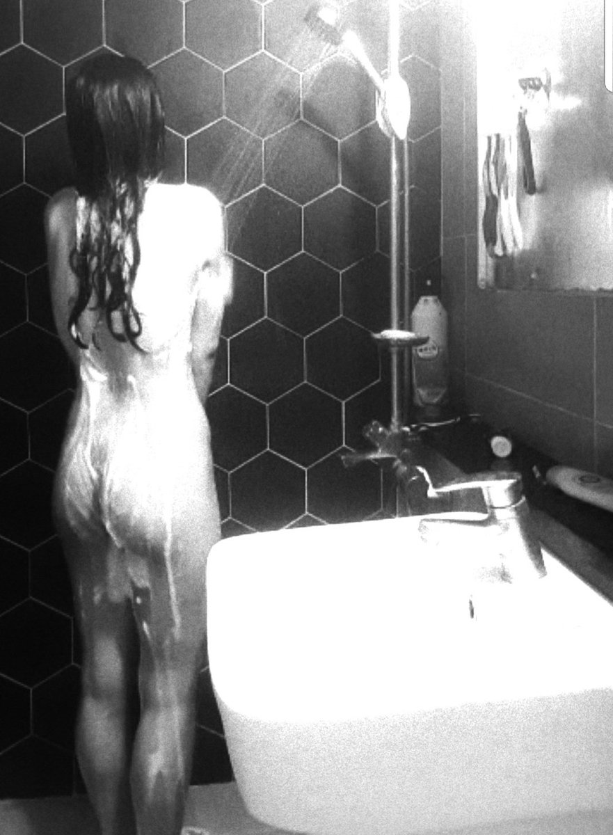 1월 31일(토요일)
성남에 다녀오는데
서울, 경기권
불러주시는 #부커 분들 있으시면
그곳에서 1박하려 합니다
관심과 마음을 디엠으로 주세요^^
맛집을 찾아보려는데
아는곳이 없다는 ... ㅠ
저희는
편하게 술한잔 좋아합니다
주말저녁 저희와 어떠실지요
진심인분 기다려봅니다