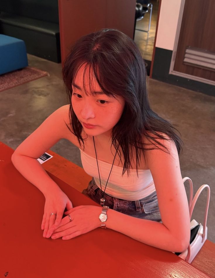 e-excuse me sunbae, may i sit down here 😳😗