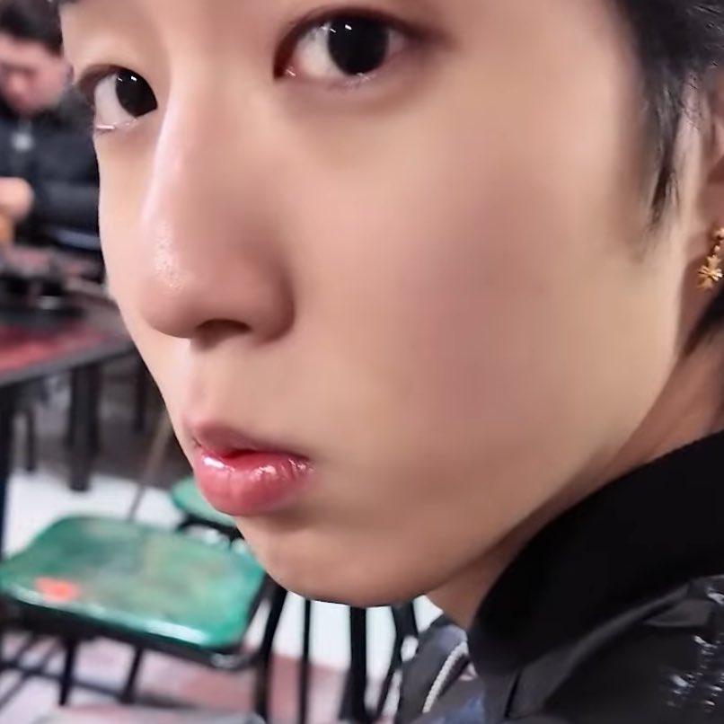 why is jisung literally sad hamster