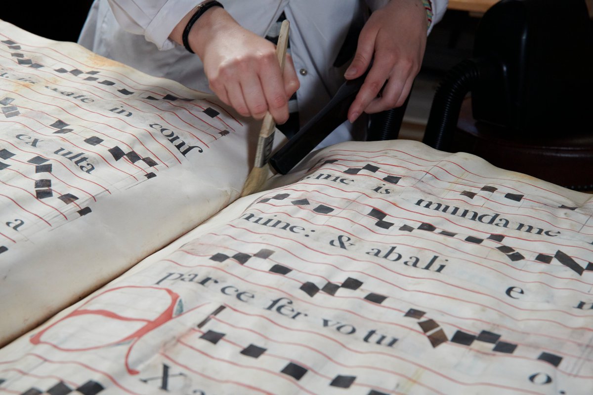 Arxiu Capitular de Barcelona tweet media