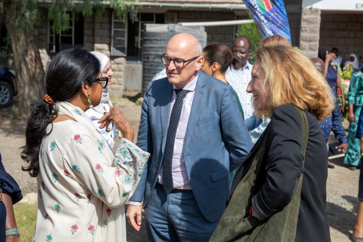 Today, delegates from <a href="/EUinKenya/">European Union In Kenya</a>, <a href="/UNICEFKenya/">UNICEF Kenya</a> and partners are in Enkasiti Primary School, Kajiado County, to witness the Last Mile Connectivity of Schools project, under the EU's Global Gateway strategy.

This project aims to provide reliable #Internet for learners.