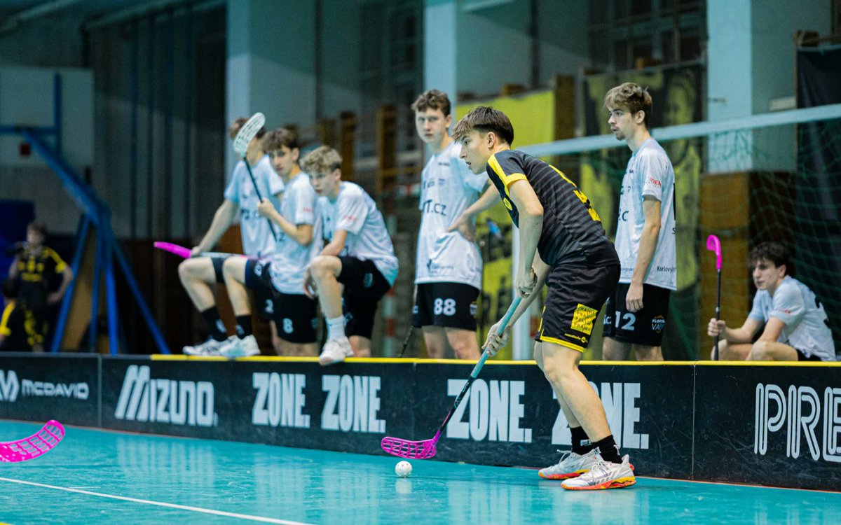 🥳 Ladies prodlužují vítěznou šňůru 🧵! Dorostenci na domácí půdě 🏟️ stoprocentní. 💯 #floorball #spolecnekvitezstvi

📝 Kompletní shrnutí víkendu z pohledu 🔎 SKV najdete na 1url.cz/gJ7X1