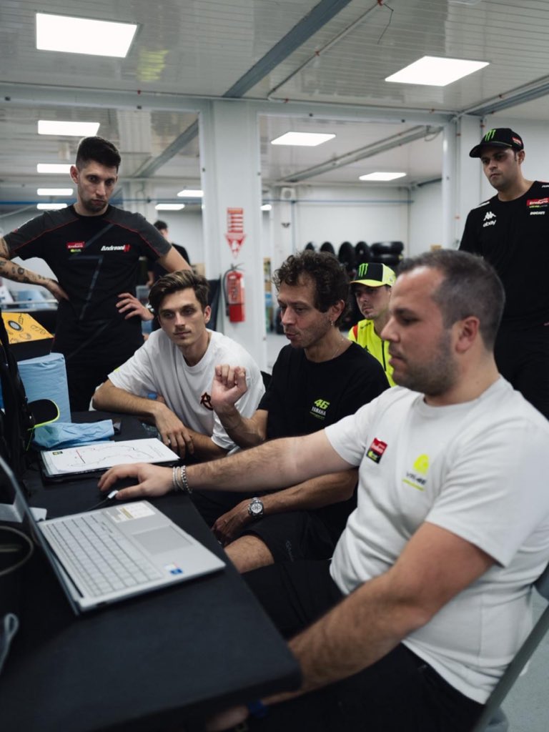 Valentino Rossi tweet media