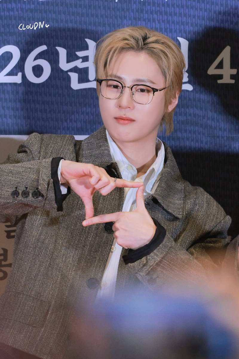 260127 왕과 사는 남자 시사회 

완깐+안경 너무 멋있어🫶🏻

#하성운 
#HASUNGWOON