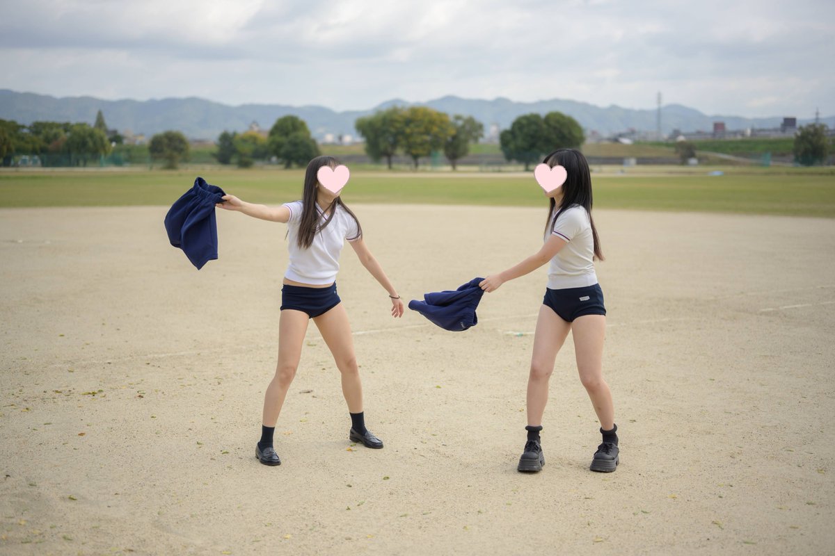 kagam_mochi's tweet photo. ららさん、キキさんと体操服撮影。ハーパンを振り回す。
#Jelenk #U718 #UNITIKA https://t.co/kxcGZ7Vxss
