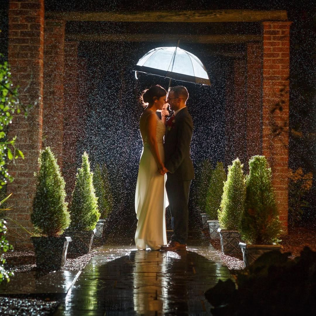 🌧️❄️ Even the coldest, rainiest evenings glow at Hutton Hall ✨🤍
Moments like this are why every season is wedding season here. 
#EssexWeddingIdeas #BrentwoodWedding #WeddingInspiration #WeddingsEssex #EssexWeddings