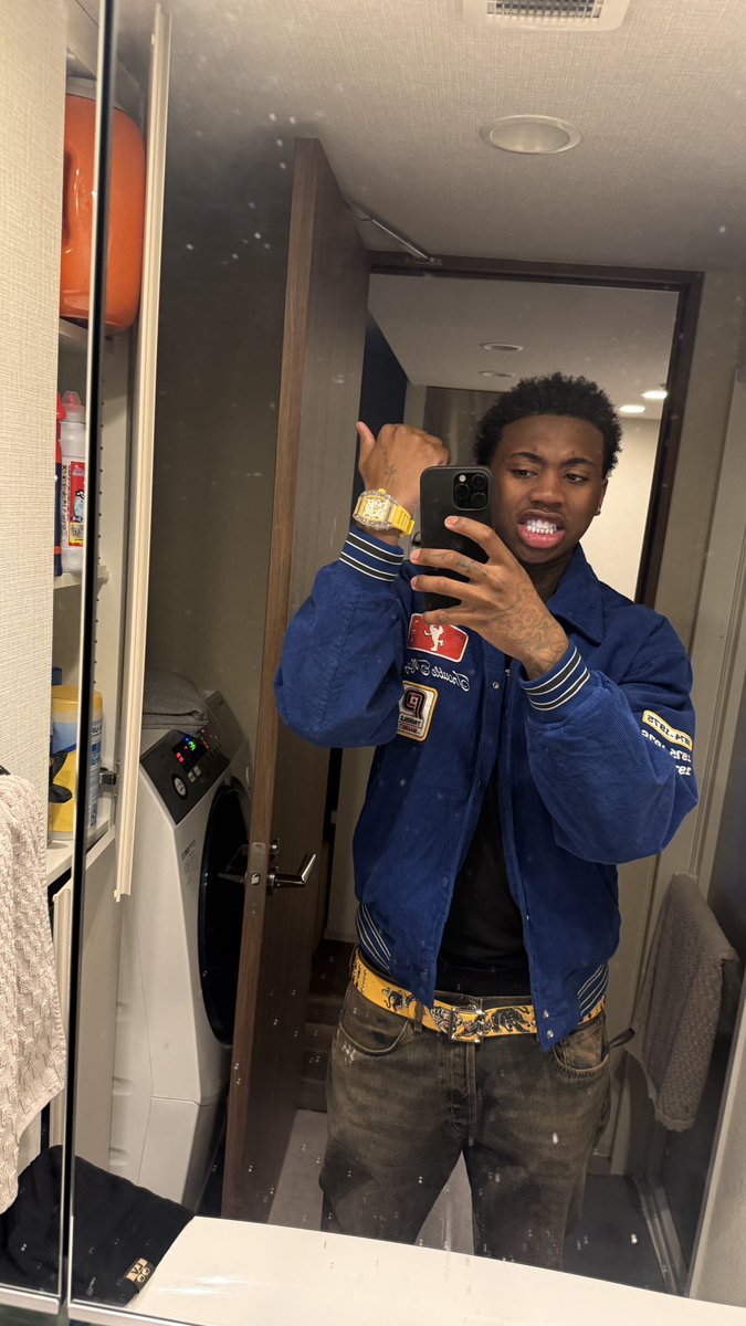 Smiling tryna get Rich tweet media