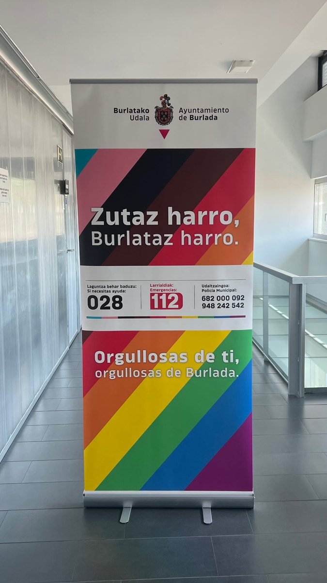 icobosbel's tweet image. Hoy se conmemora el Día de las Víctimas del Holocausto.

El triángulo rosa invertido marcó el horror nazi para miles de personas LGTBIQ+.

La campaña institucional LGTBIQ+ de Burlada incorpora ese símbolo para honrarles y luchar contra el olvido.

¿Te habías fijado? 😊