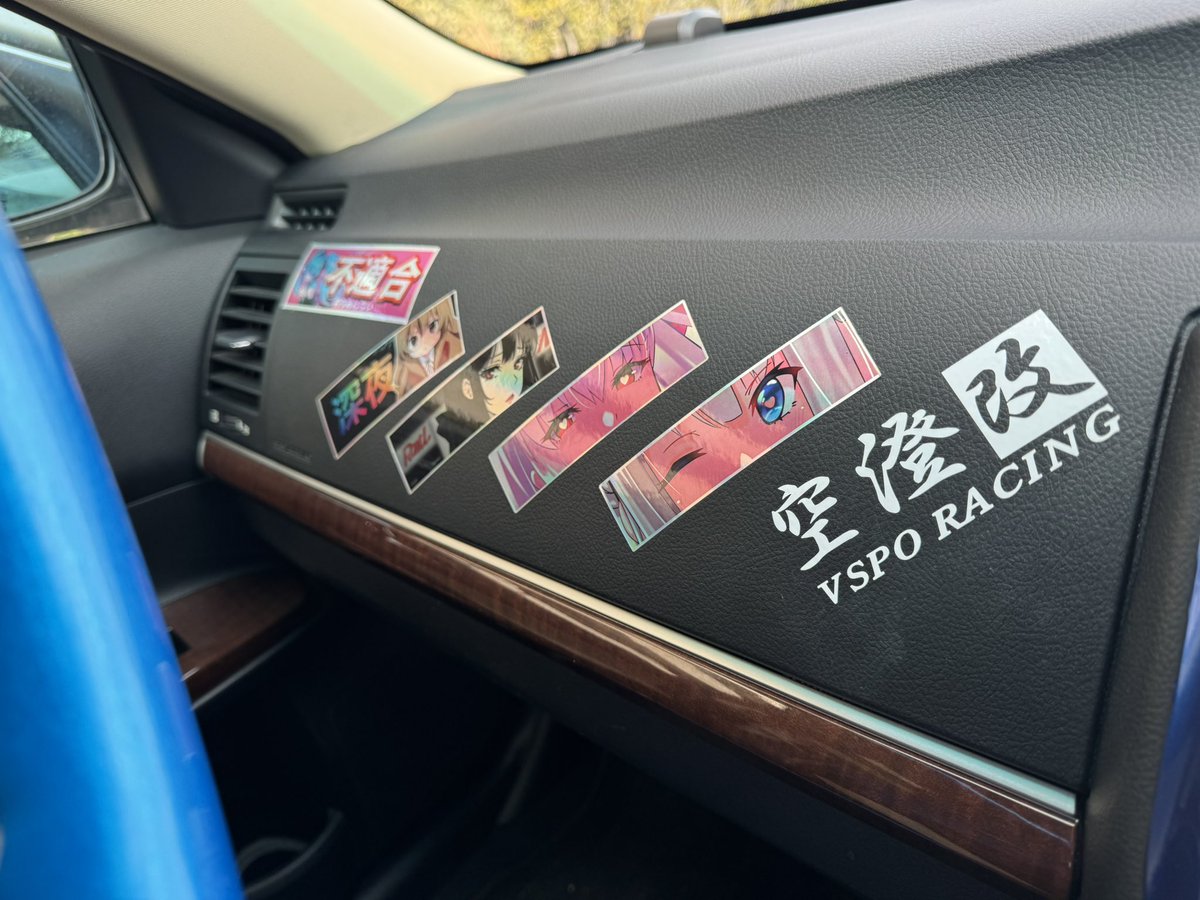 MMRS03XXX's tweet photo. ステッカーを貼り直しました！
ぶいすぽの 空澄セナ https://t.co/NRvf9vEmkP
