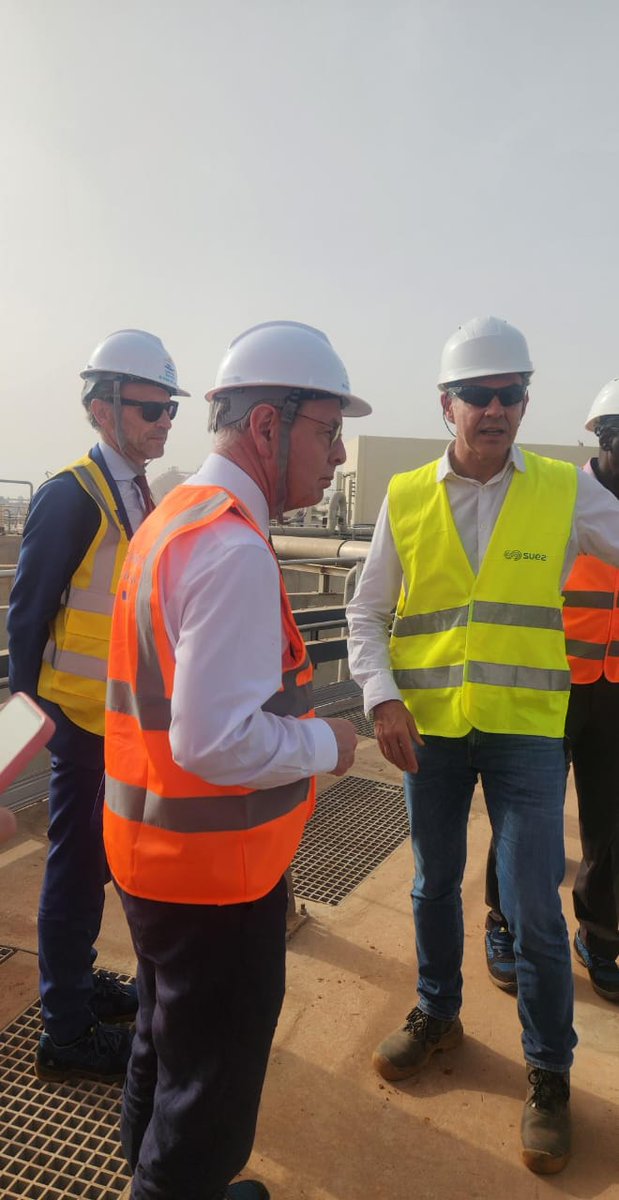 EUAmbSenegal's tweet photo. Ravi d’avoir constaté, avec @OnasSenegal et la #TeamEurope, les avancées du projet de dépollution de la #BaieDeHann lors de cette visite de haut niveau en marge de la #UNWaterConference.

Une nouvelle pierre à l’édifice de notre partenariat 🇪🇺🇸🇳

#GlobalGateway #Senegal2050 https://t.co/cUamzr4cS2