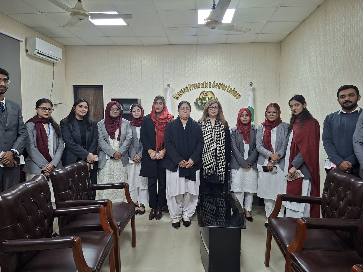 lsl_intl's tweet photo. The Women in Law Society of Lahore School of Law organized an exposure visit to the Punjab Women Protection Authority on January 26, 2026. Upon arrival, attendees received a comprehensive briefing by Ms. Javeria on the Authority's centres across Punjab, which provide integrated https://t.co/Qx0fVgQO68