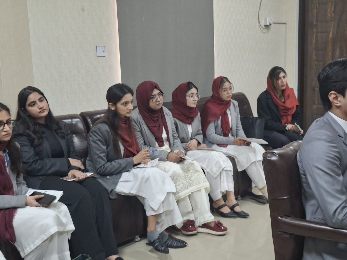 lsl_intl's tweet photo. The Women in Law Society of Lahore School of Law organized an exposure visit to the Punjab Women Protection Authority on January 26, 2026. Upon arrival, attendees received a comprehensive briefing by Ms. Javeria on the Authority's centres across Punjab, which provide integrated https://t.co/Qx0fVgQO68