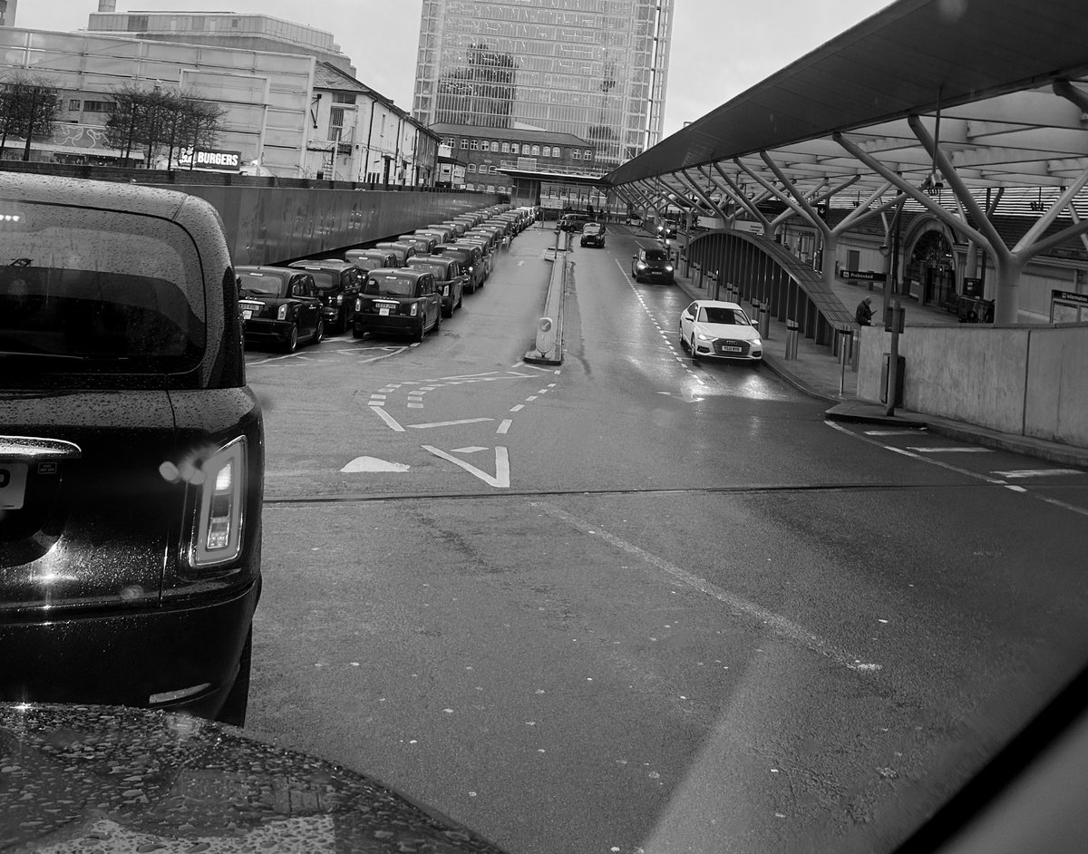 Tonycornick1's tweet image. A few more and a early finish for me ✔️

3am alarms 😴 ☺️

#kipper #paddington #tuesday