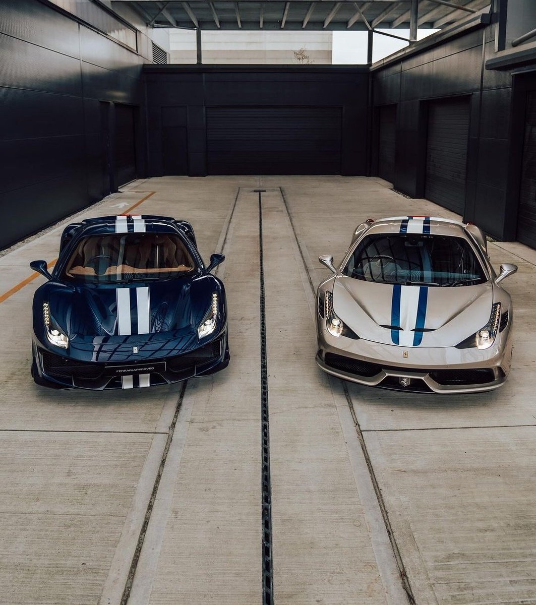 DailyFerrariTM's tweet image. 458 Speciale x 488 Pista