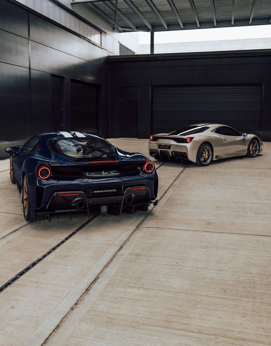DailyFerrariTM's tweet image. 458 Speciale x 488 Pista