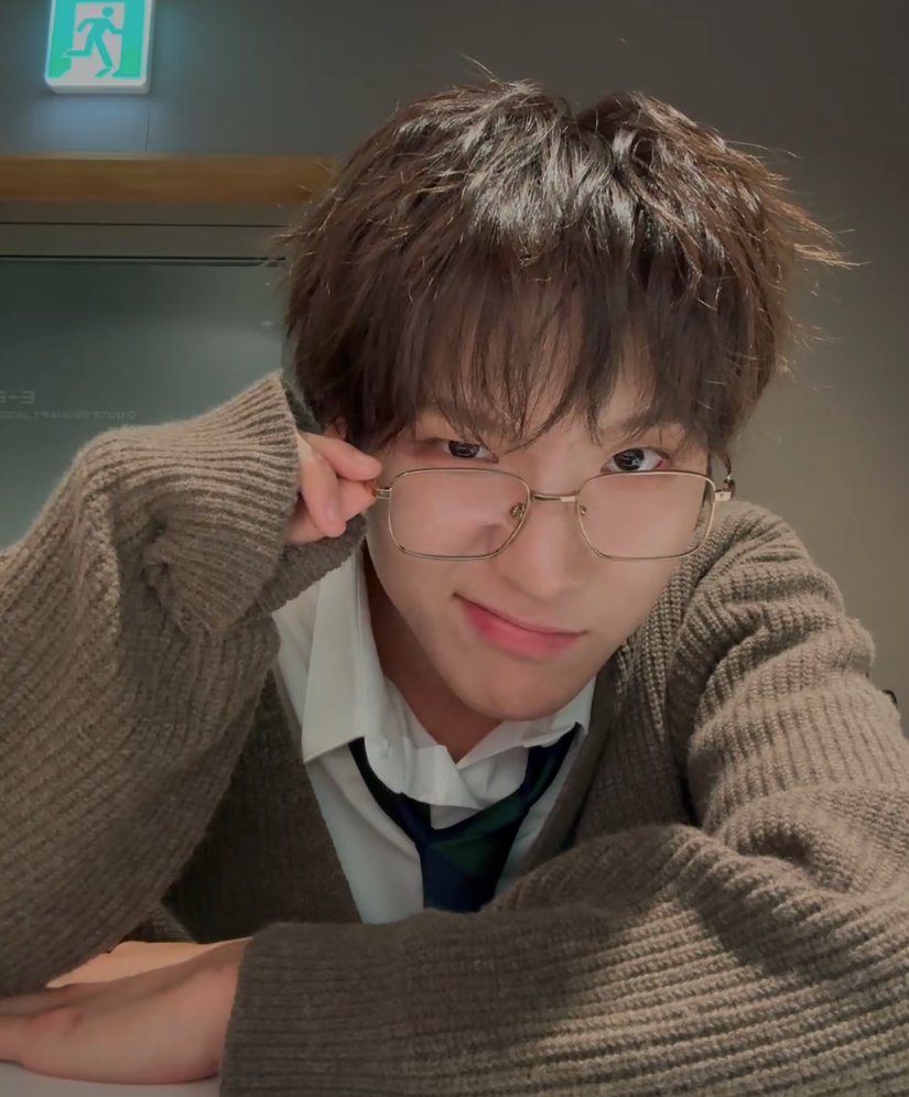 - (@lightwithcloud) on Twitter photo 