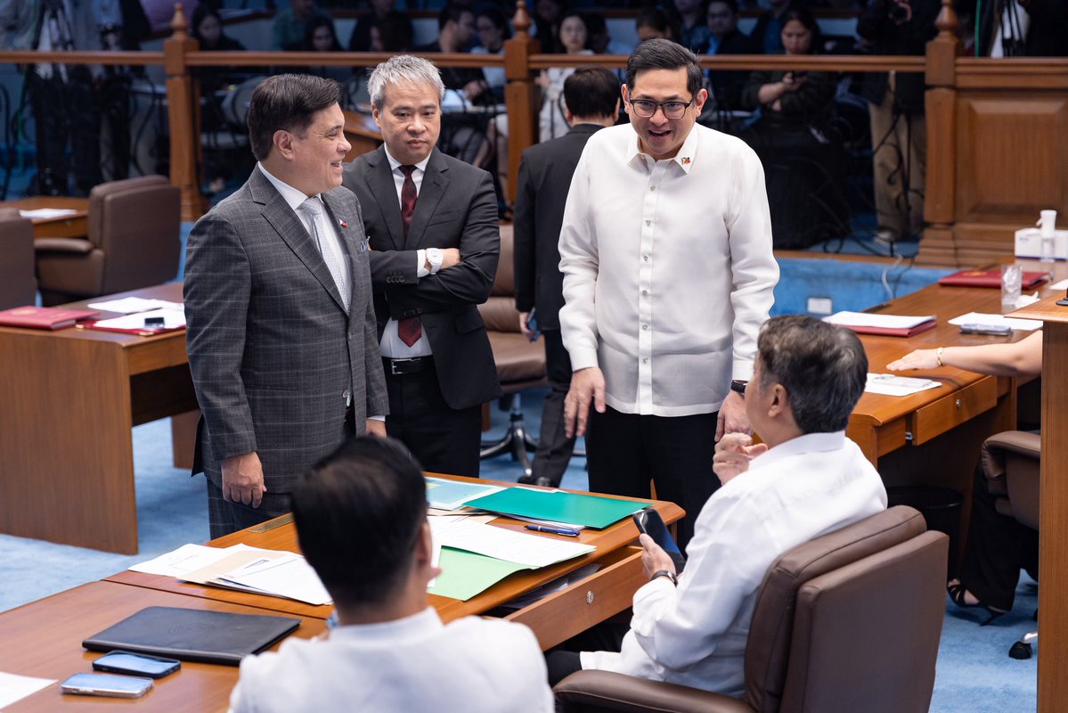 kikopangilinan's tweet image. THIS INSTITUTION WILL NOT BE COWED 🇵🇭

This institution will defend our nation's sovereignty, this institution will defend and uphold our Constitution as we swore to defend and uphold the Constitution. We stand as one in saying: no foreign mission may dictate what Filipino…