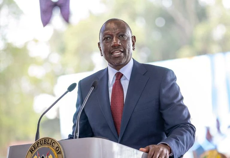 sholard_mancity's tweet image. Many Kenyans may not know this.

Last year, the William Ruto government took a multi-billion shilling World Bank loan to support senior secondary education, including Grade 10 and junior levels.

The money was meant for scholarships, textbooks, and free school meals for students…