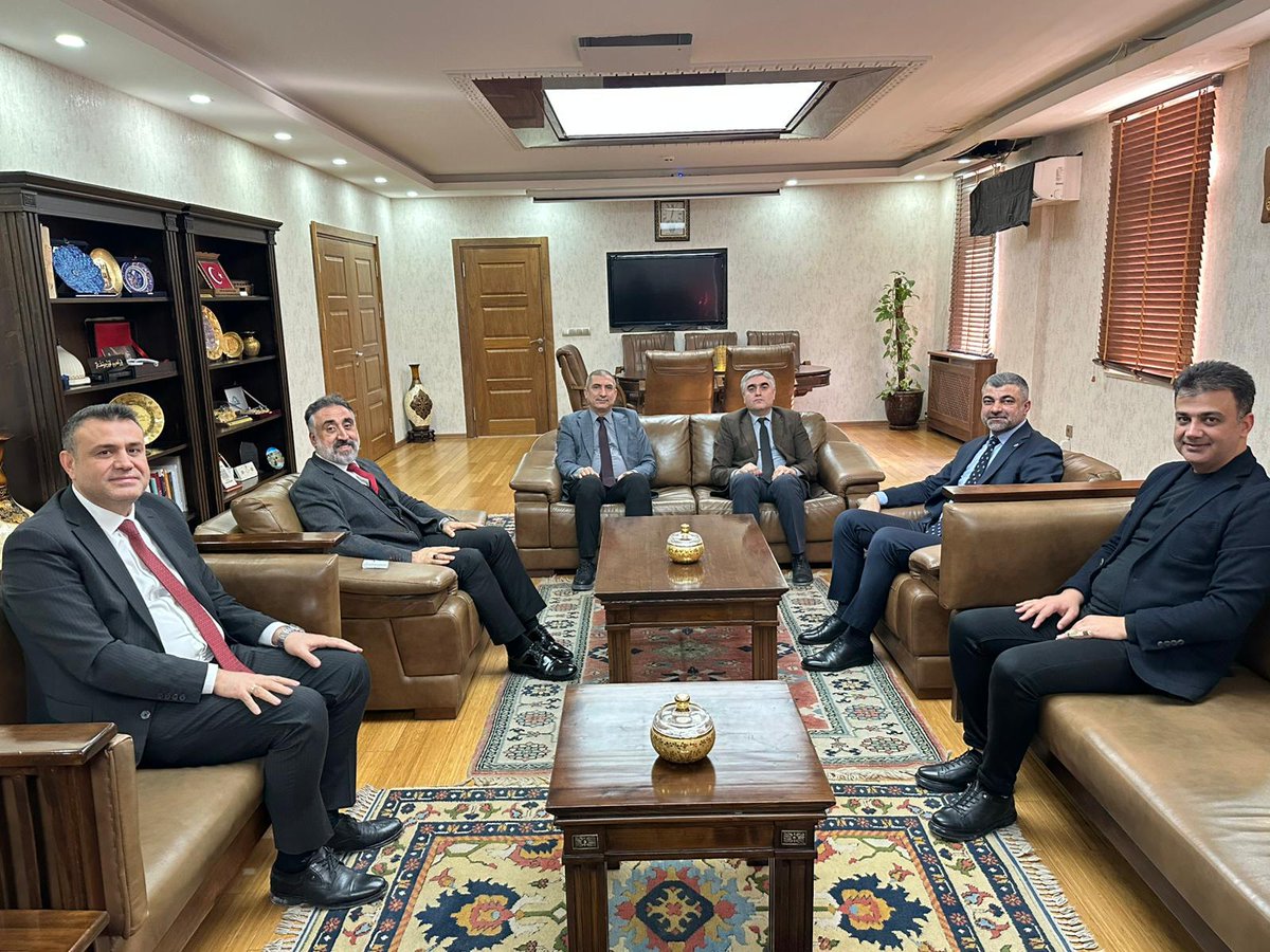 Mardin Milletvekilimiz, TBMM Tarım, Orman ve Köyişleri Komisyonu Üyesi Sayın Faruk Kılıç, Rektörümüz Prof. Dr. İbrahim Özcoşar’ı makamında ziyaret etti.

<a href="/erolozvar/">Erol Özvar</a>
<a href="/farukkilic47/">Faruk Kılıç</a>
<a href="/ibrahimozcosar/">ibrahim özcoşar</a>

#MardinArtukluÜniversitesi