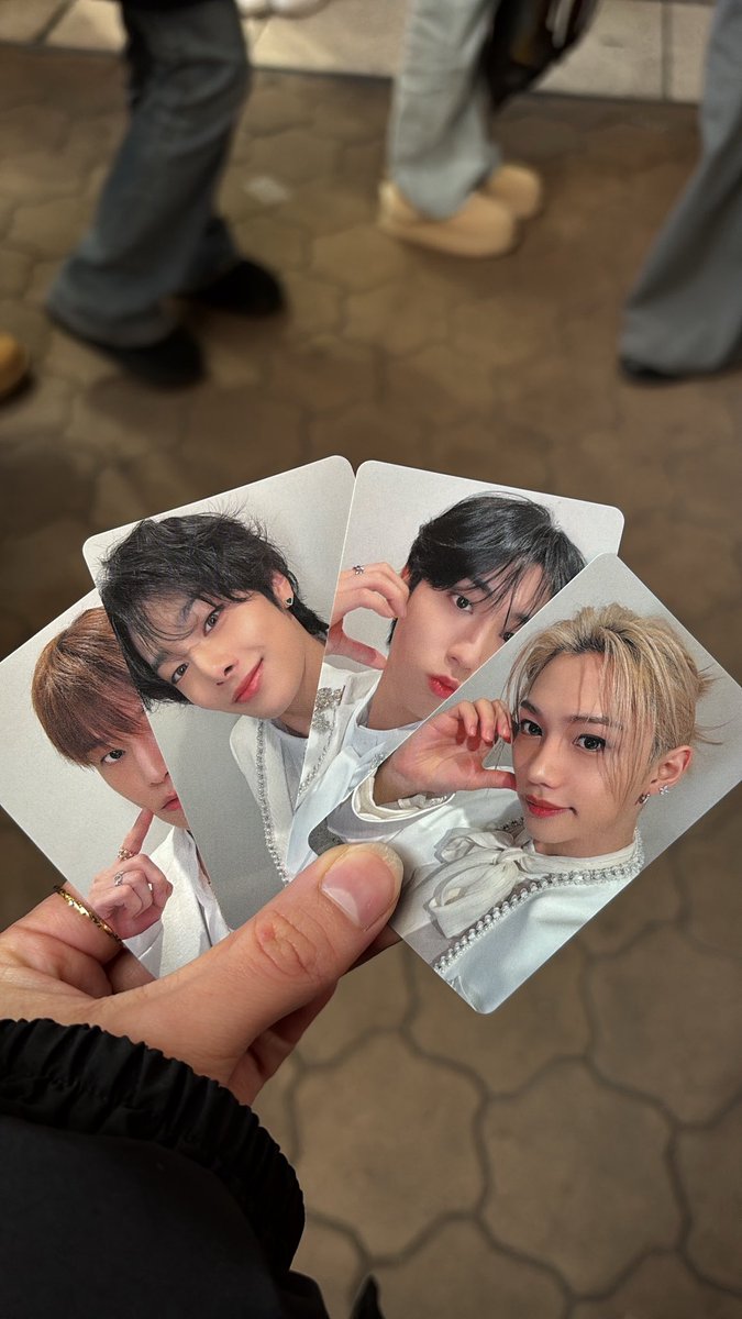 leesung9__'s tweet photo. スキズ straykids Hollow 会場限定 トレカ 代行 交換 オフイベ 関西 関東

譲) 1/24 関西 ハン、アイエン

求) 2/1 関東 ハン、リノ

郵送にての取引
お気軽にお声かけください🙇‍♂️ https://t.co/Ama293WKUy