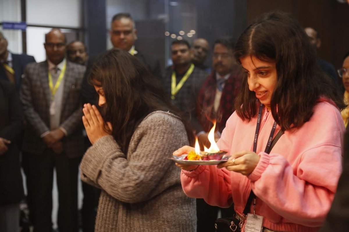 gnamity's tweet photo. Amity University Greater Noida celebrated the sacred festival of Vasant Panchami with devotion and reverence, bringing all together to seek the divine blessings of Goddess Saraswati.
#VasantPanchami #SaraswatiPuja #GoddessSaraswati #AmityUniversity #AmityGreaterNoida https://t.co/spvmeGY3Ls