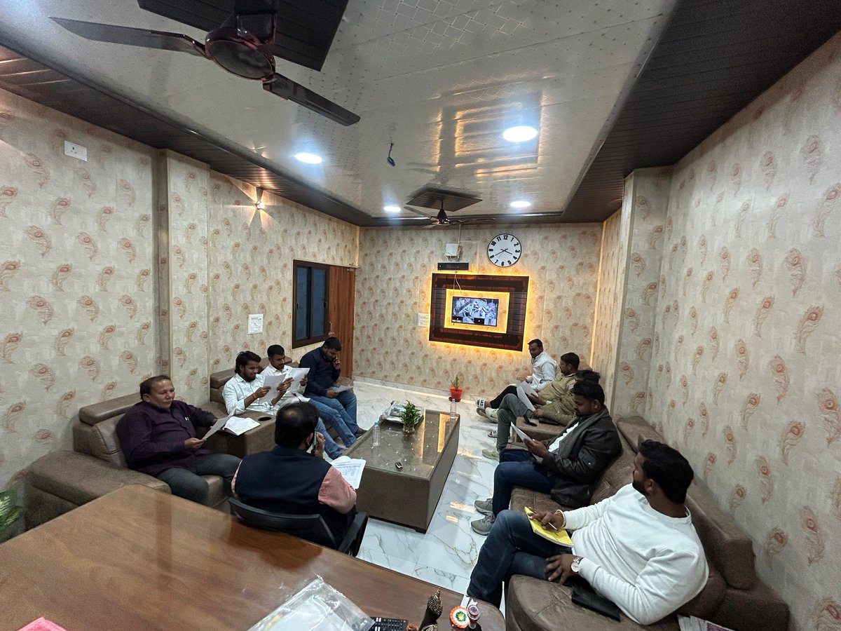 आज #भाजपा_लखनऊ_जिला के विधानसभा क्षेत्र मोहनलाल गंज में महत्वपूर्ण संगठनात्मक 
अभियान की मॉनिटरिंग टीम के साथ कार्यालय पर l
<a href="/mppchaudhary/">Pankaj Chaudhary</a> <a href="/idharampalsingh/">Dharampal Singh</a> <a href="/brajeshpathakup/">Brajesh Pathak</a>