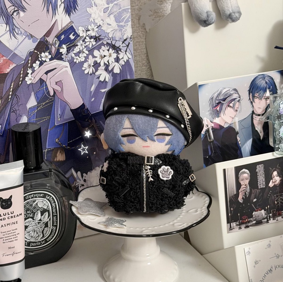 _____mix_juice's tweet image. メンズのもこもこでベルト付いてる服⬅️伝われ
が好きで作った🪡( •ω•́ )🖤✩꙳