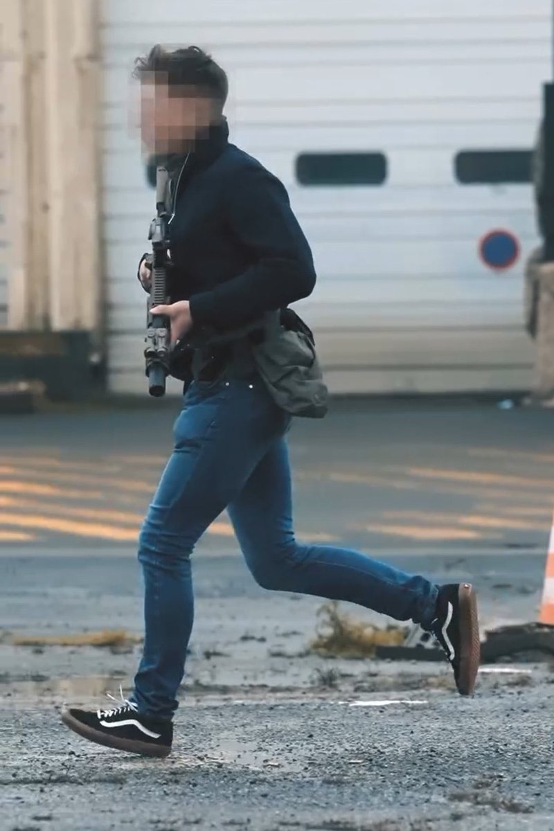 まるで自宅でタクトレ中のサバゲーマー