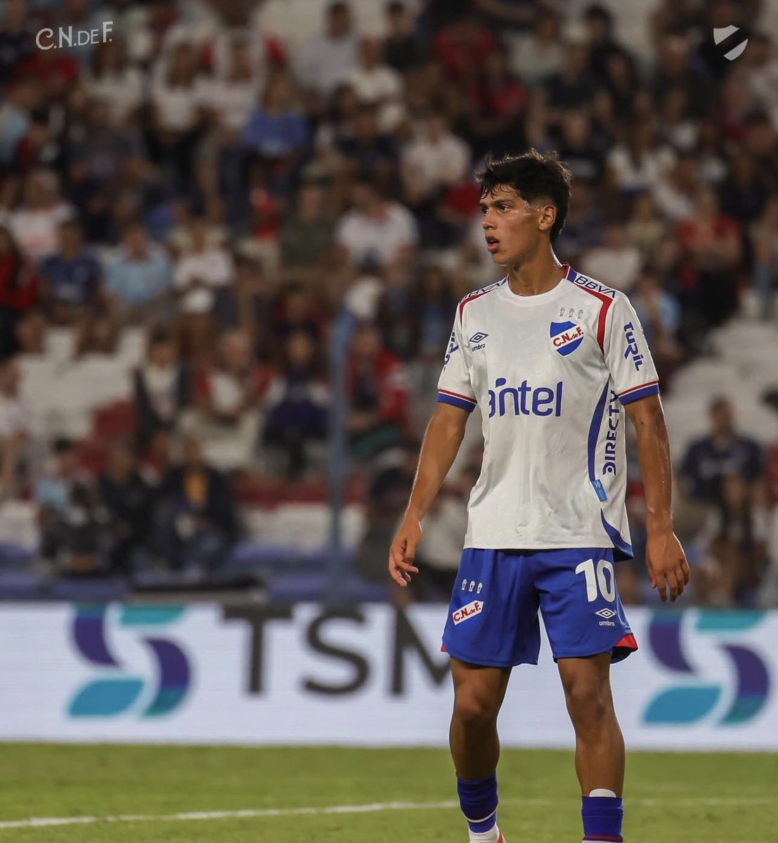 Valladolid busca comprar la ficha de Agustín Dos Santos. 

Habría una reunión mañana entre Nacional y el club español. 

Más noticias en #Minuto1

💻 youtube.com/live/OiFUHXgld…