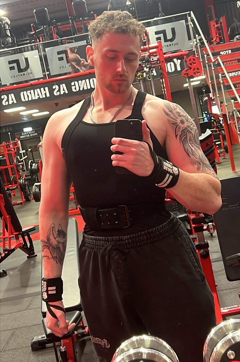 Michael 🏳️‍🌈 tweet media