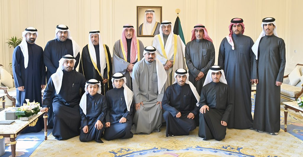 bnder22's tweet photo. سمو ولي العهد الامين حفظه الله ورعاه يستقبل ذوي الشهيدين العقيد سعود الخمسان والرقيب محمد الهاجري https://t.co/aSSYyjoTbR