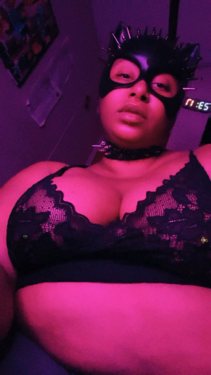 DOMinatrixSABLE's tweet image. Good ole Titty Tuesday