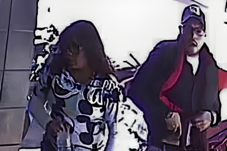 soy_502's tweet photo. 🚨¡Captados en video! Denuncian a pareja que comete robos en zonas 5 y 11

¿Recuerdas los asaltos captados en una gasolinera y en un salón de belleza? Pues, se trata de las mismas personas. Estas son las imágenes:

https://t.co/agLB0Gudb3 https://t.co/SaZSq4Ngzc